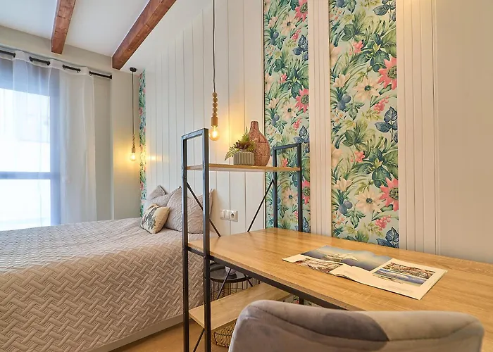 Invalencia Alberic Jungle R Big House Stylish 3 Bdr & 3 Wc With Private Terrace